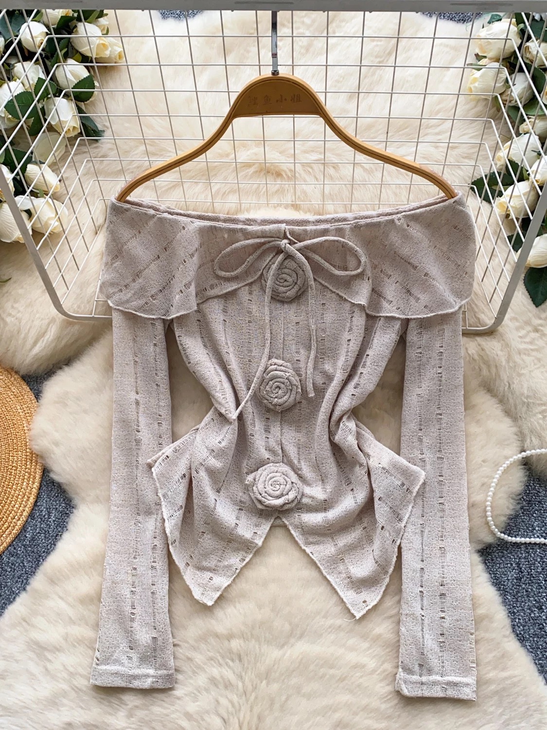 Fuzzy feeling top CTO949 images